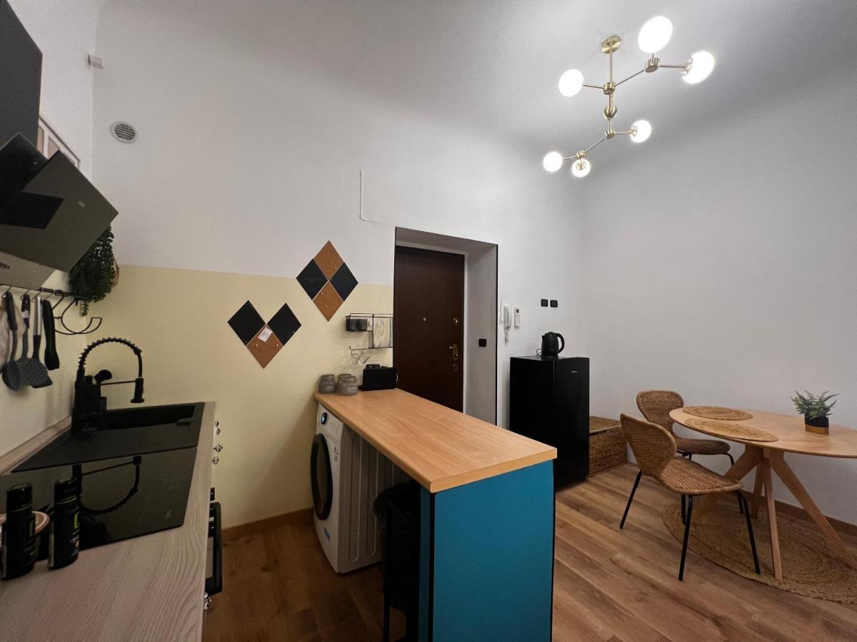 Appartement Regina Milano Ai Navigli - Sky Tv, Wifi And Breakfast Box Extérieur photo