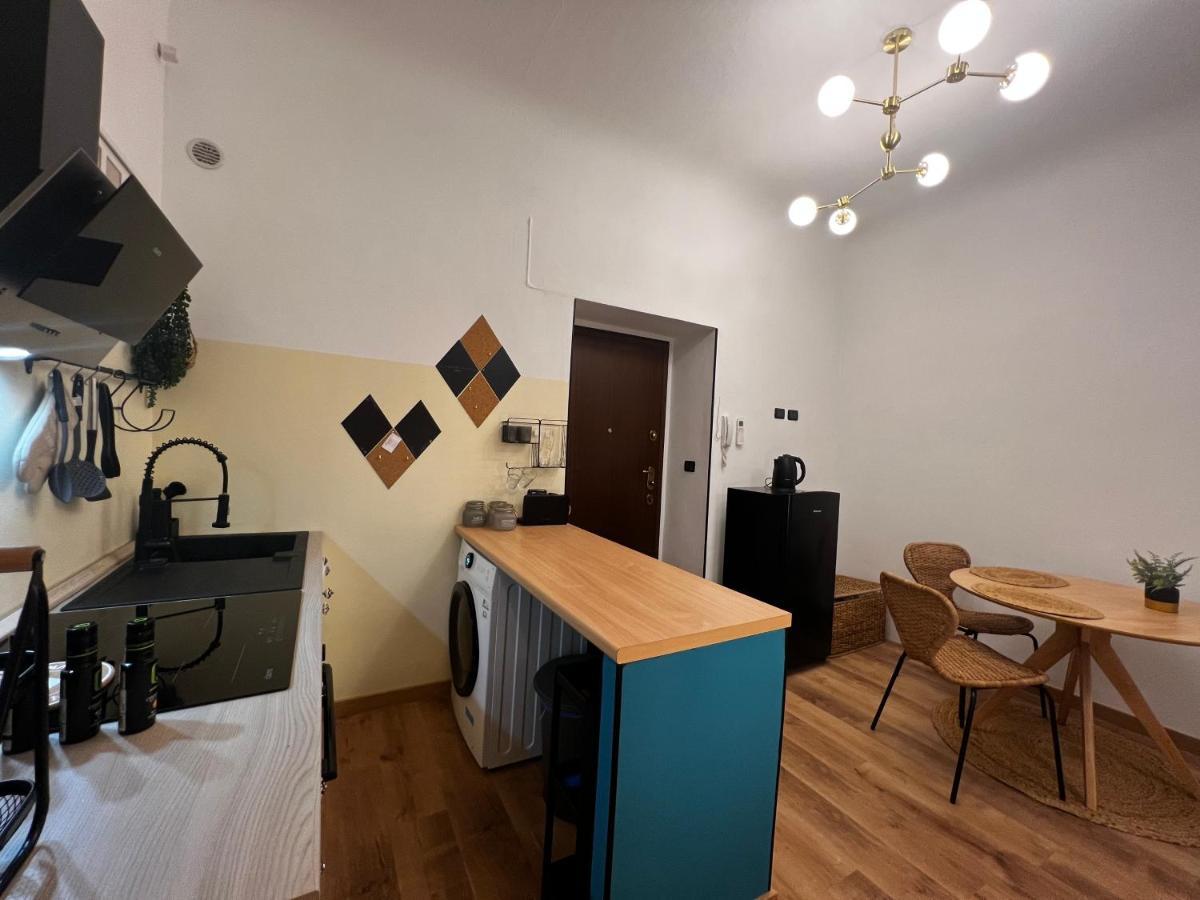 Appartement Regina Milano Ai Navigli - Sky Tv, Wifi And Breakfast Box Extérieur photo