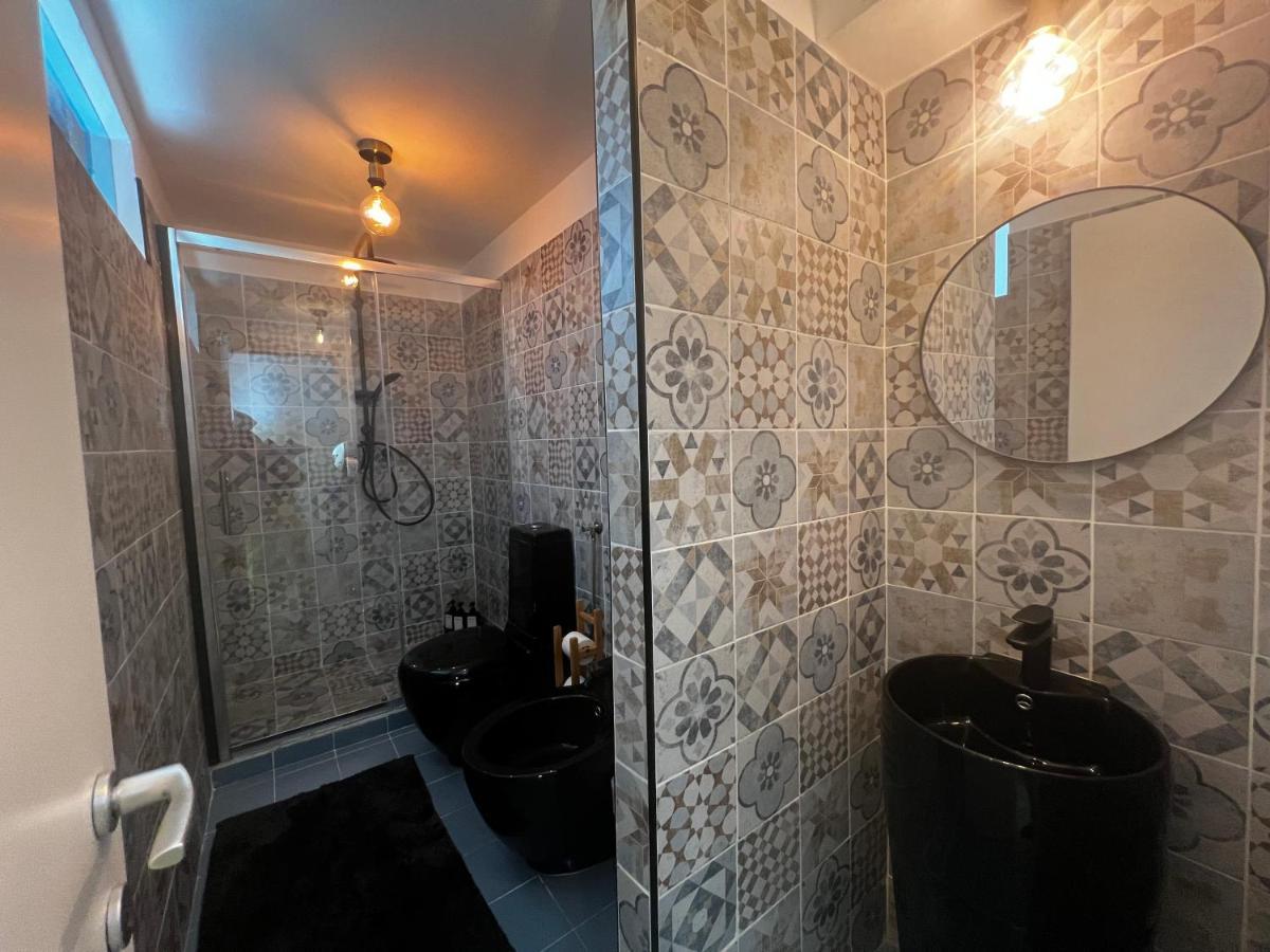 Appartement Regina Milano Ai Navigli - Sky Tv, Wifi And Breakfast Box Extérieur photo