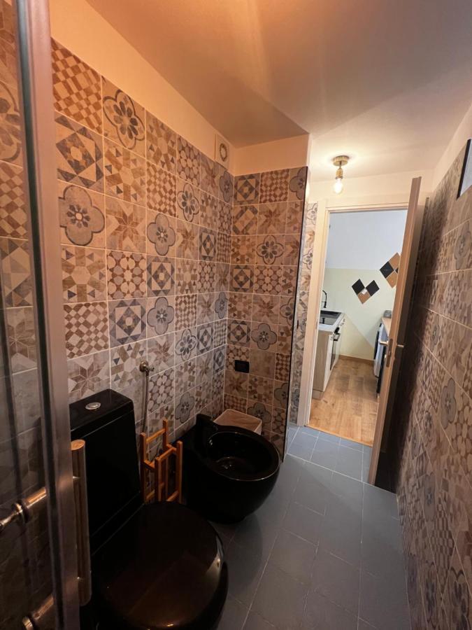 Appartement Regina Milano Ai Navigli - Sky Tv, Wifi And Breakfast Box Extérieur photo