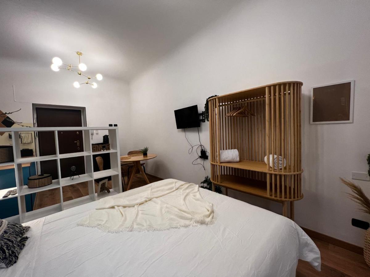 Appartement Regina Milano Ai Navigli - Sky Tv, Wifi And Breakfast Box Extérieur photo