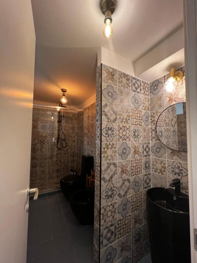Appartement Regina Milano Ai Navigli - Sky Tv, Wifi And Breakfast Box Extérieur photo
