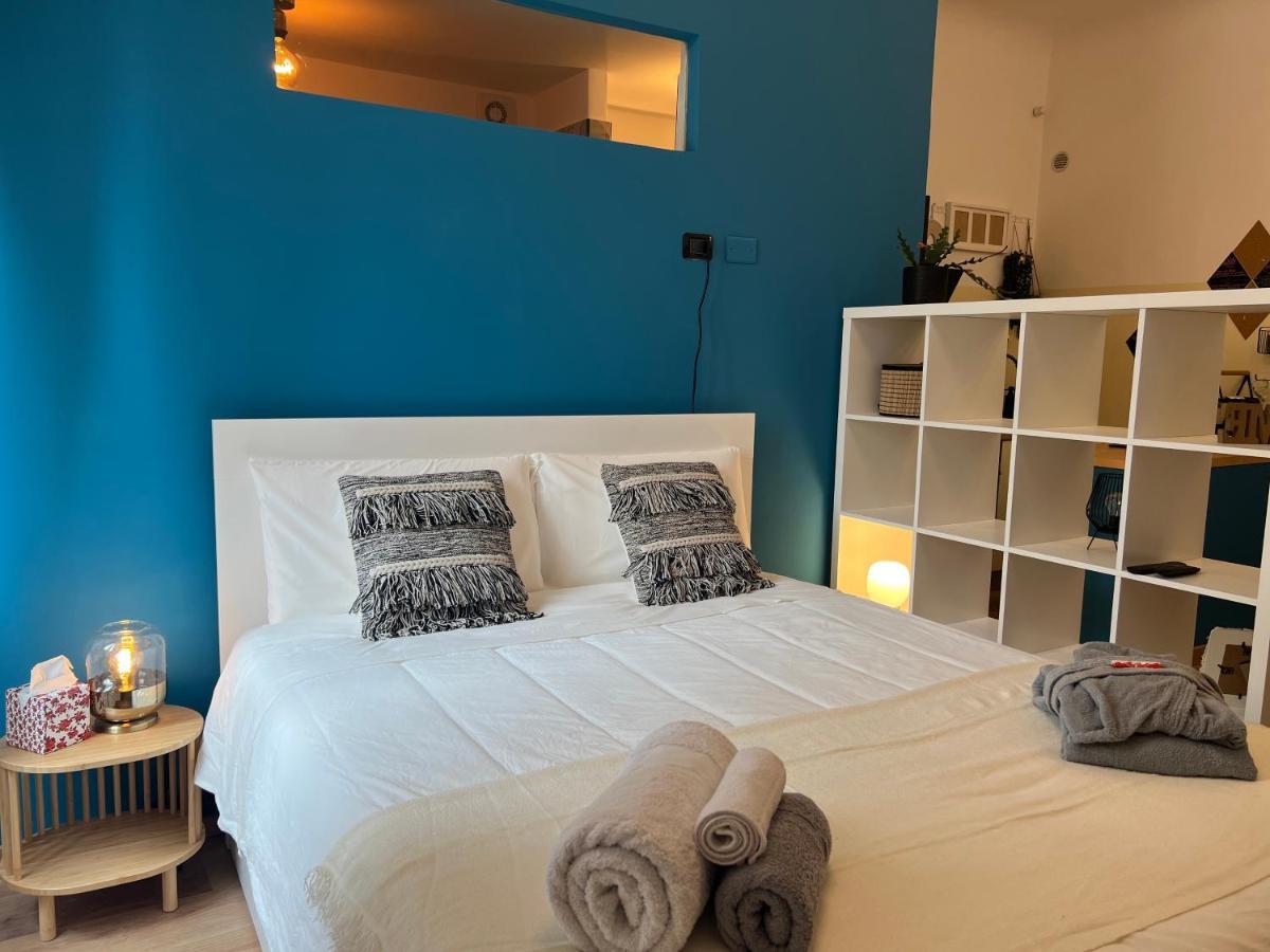 Appartement Regina Milano Ai Navigli - Sky Tv, Wifi And Breakfast Box Extérieur photo